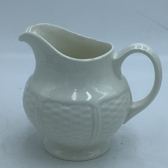 Wedgwood England Willow Weave Creamer - Picture 1 of 9